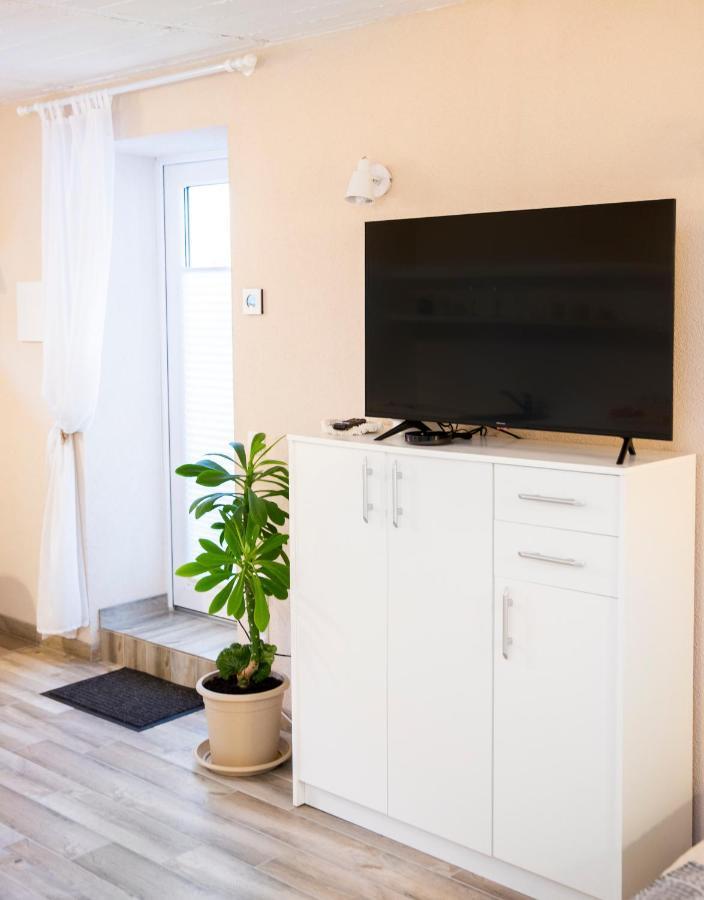 Apartment In Garage With Free Parking Kaunas Kültér fotó